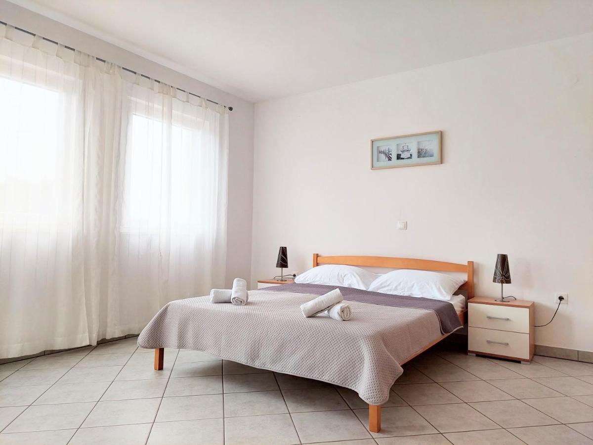 Apartments Dia Заострог Екстериор снимка