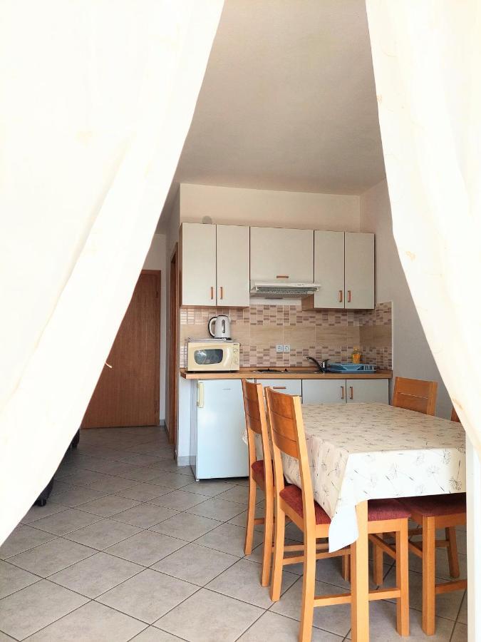 Apartments Dia Заострог Екстериор снимка