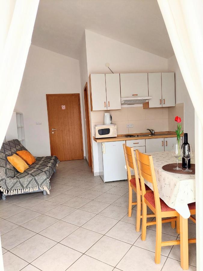 Apartments Dia Заострог Екстериор снимка