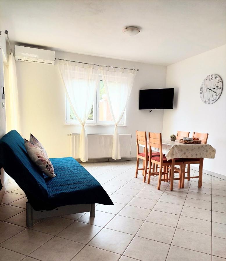 Apartments Dia Заострог Екстериор снимка